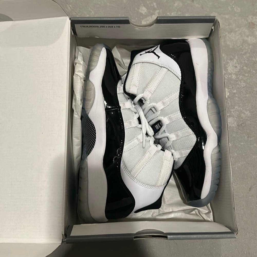 White/Black Air Jordan 11 Retro